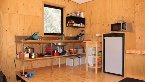 BAY OF FIRES ECO HUT Off Grid Experience At Binalong Bay - Tourism TAS 9