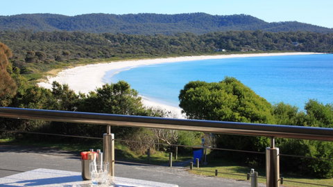 BAY OF FIRES ECO HUT Off Grid Experience At Binalong Bay - Tourism TAS 13