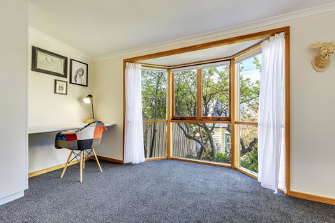 WEST NEST | Classic 3BR Hobart Terrace BEST Location, View, Close To City - Tourism TAS 14