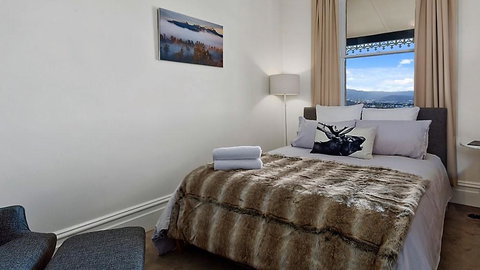 WEST NEST | Classic 3BR Hobart Terrace BEST Location, View, Close To City - Tourism TAS 9