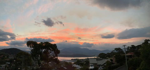 Finnview House - Hobart Tourism 1