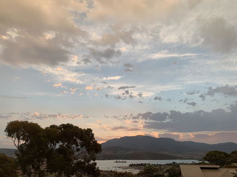Finnview House - Hobart Tourism 2