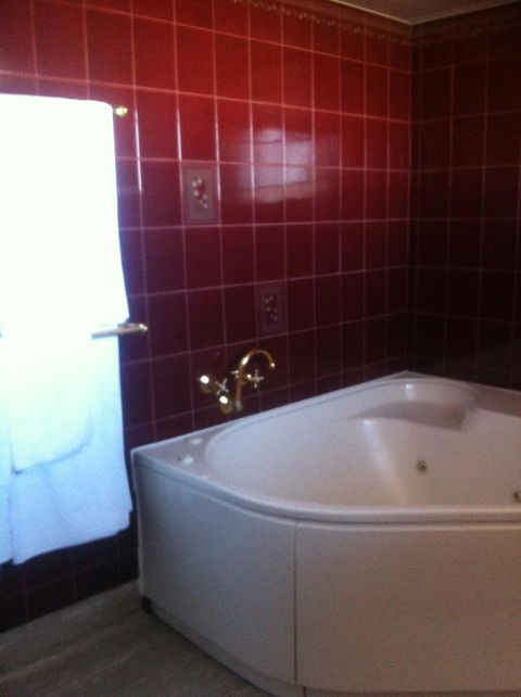 The Waterloo Hotel - Tourism TAS 37