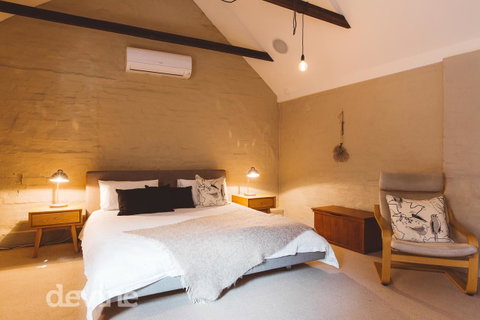 Devine Stays - Hayloft On ELizabeth - Tourism TAS 12