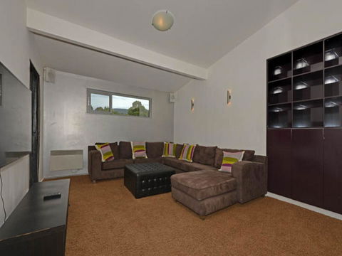 Cloudy Bay Lagoon Estate - Tourism TAS 10
