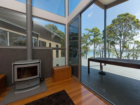 Cloudy Bay Lagoon Estate - Tourism TAS 5