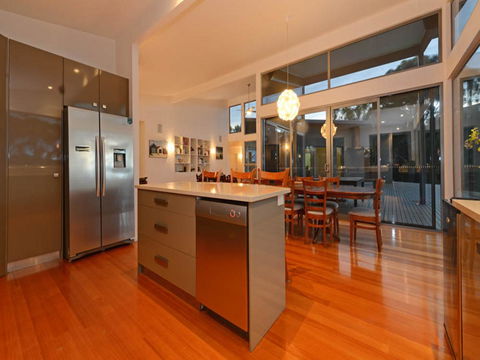 Cloudy Bay Lagoon Estate - Tourism TAS 6