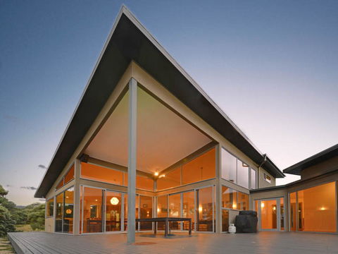 Cloudy Bay Lagoon Estate - Tourism TAS 1