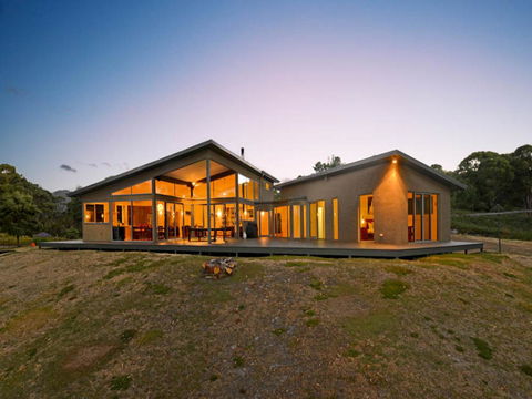 Cloudy Bay Lagoon Estate - Tourism TAS 2