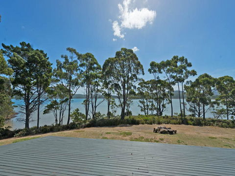 Cloudy Bay Lagoon Estate - Tourism TAS 16