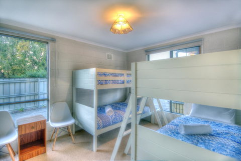 The Lookout ~ Large Family House With Views - Tourism TAS 9