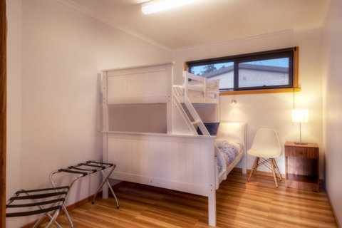 The Lookout ~ Large Family House With Views - Tourism TAS 11