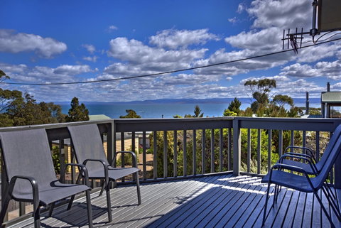 The Lookout ~ Large Family House With Views - Tourism TAS 0