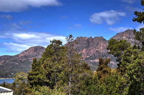 The Lookout ~ Large Family House With Views - Tourism TAS 5