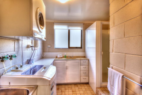 The Lookout ~ Large Family House With Views - Tourism TAS 16