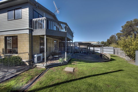 The Lookout ~ Large Family House With Views - Tourism TAS 2