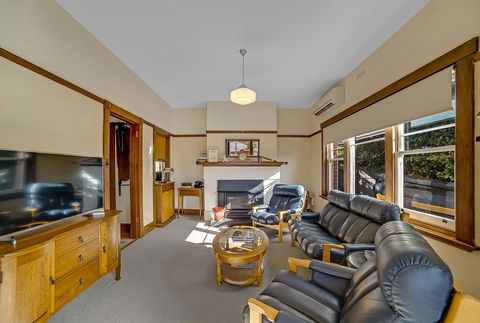 Gorgeous Hobart Accommodation - Park On Park - New Town - Hobart Tourism 9