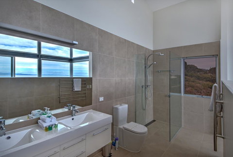 Halcyon ~ Immerse Yourself In The Sky And Sea - Tourism TAS 13