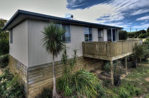 Ar Lan Y Mor - Tourism TAS 8