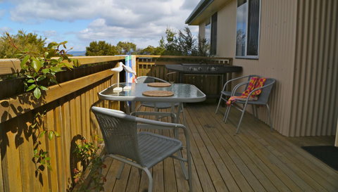 Ar Lan Y Mor - Tourism TAS 10