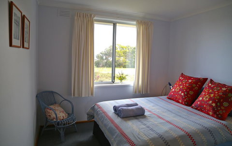 Ar Lan Y Mor - Tourism TAS 13