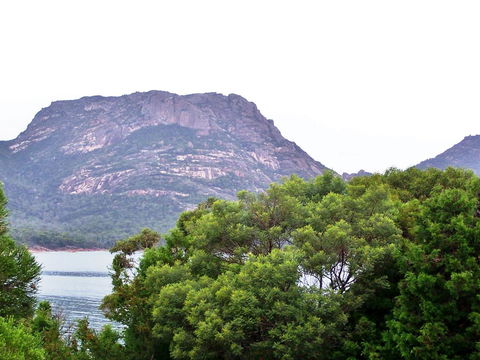 Coles Bay Waterfronter 2 - Tourism TAS 2