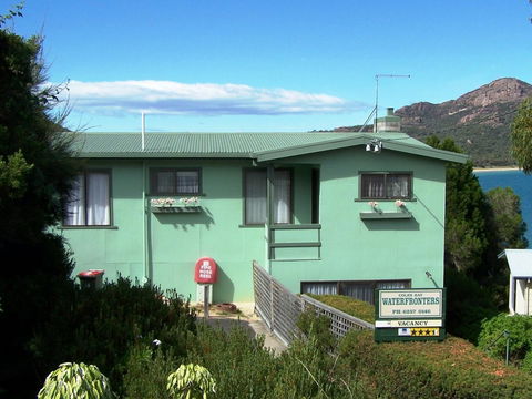 Coles Bay Waterfronter 2 - Tourism TAS 1