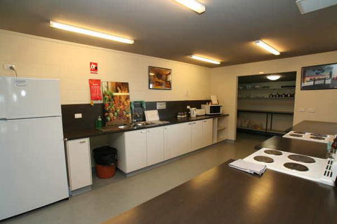 Swansea Backpacker Lodge - Tourism TAS 13