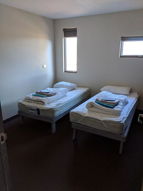 Swansea Backpacker Lodge - Tourism TAS 1