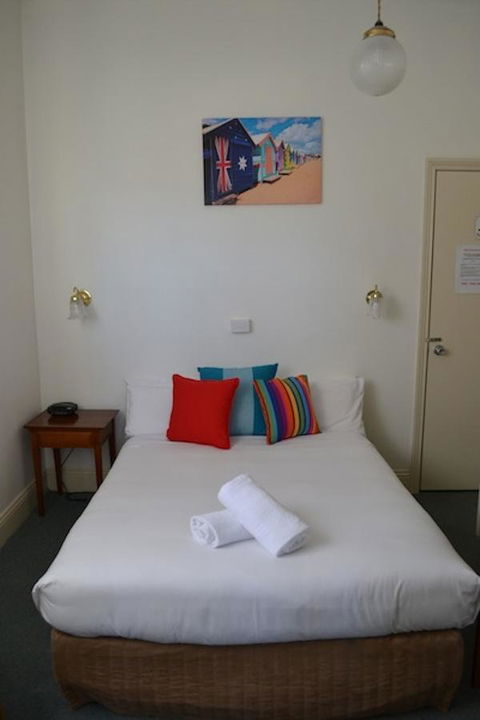 Point Lonsdale Guest House - Hobart Tourism 4