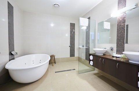 Mornington Hotel - Hobart Tourism 1