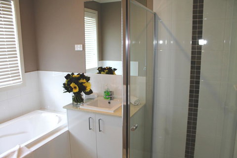 Atarhi Villas - Melbourne - Tourism TAS 10