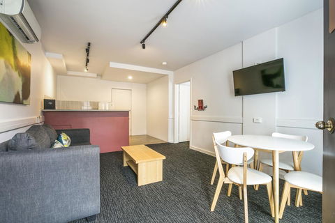 Nightcap At Matthew Flinders Hotel - Hobart Tourism 23