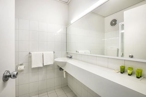 Nightcap At Matthew Flinders Hotel - Hobart Tourism 16