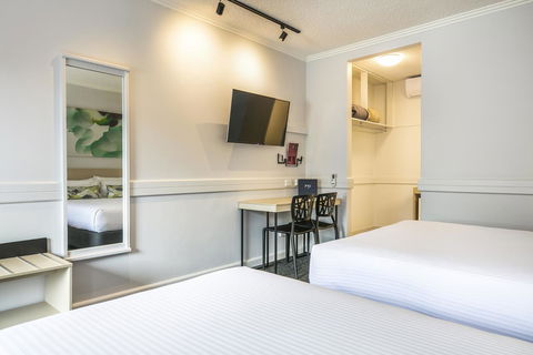 Nightcap At Matthew Flinders Hotel - Hobart Tourism 12