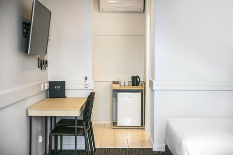 Nightcap At Matthew Flinders Hotel - Hobart Tourism 14