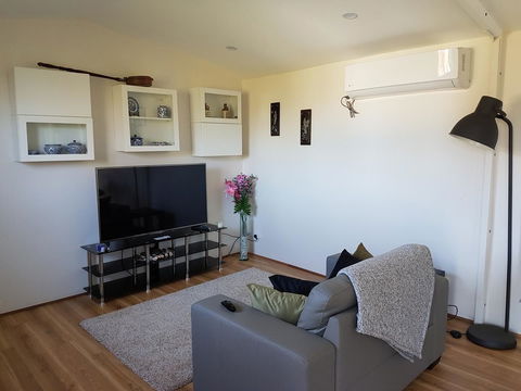 Romsey Homestay - Hobart Tourism 0