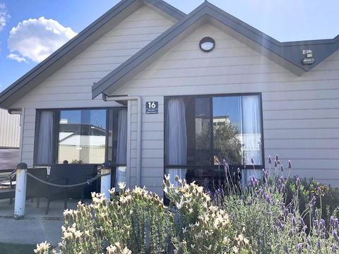 Apollo Bay Waterfront Motor Inn - Hobart Tourism 20