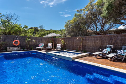 Front Beach House - Hobart Tourism 6