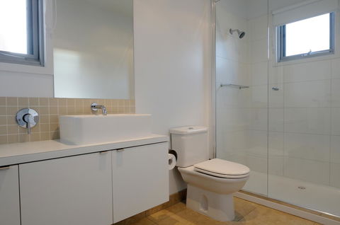 The Victoria Apartments - Tourism TAS 12
