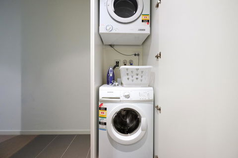 Mono Apartments On Franklin Street - Tourism TAS 22