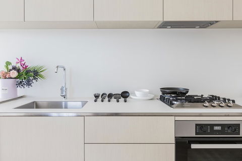 New Eureka 108 Hotel Apartments - Hobart Tourism 9