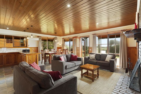 Apollo Bay Cottages - Hobart Tourism 2