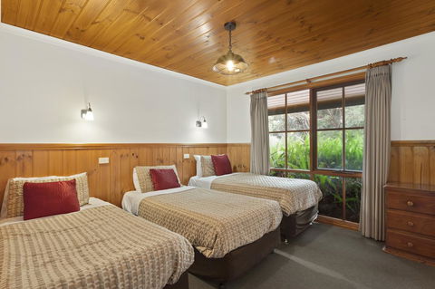 Apollo Bay Cottages - Hobart Tourism 3
