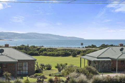 Apollo Bay Cottages - Hobart Tourism 1