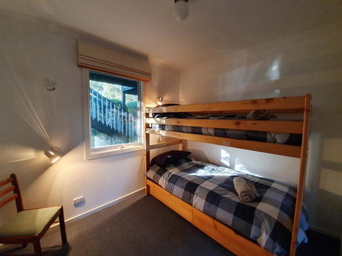 Island Family Holiday Retreat - Hobart Tourism 12