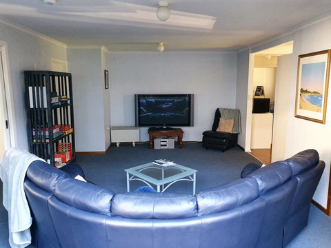 Island Family Holiday Retreat - Hobart Tourism 4