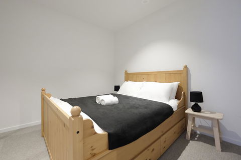 Mono Apartments On La Trobe Street - Tourism TAS 23