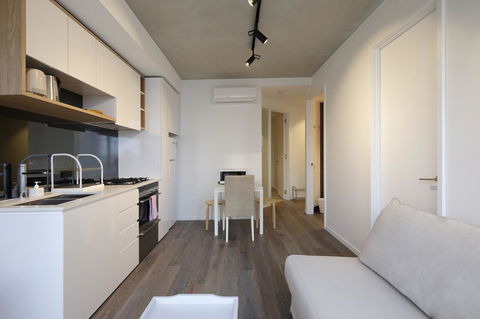 Mono Apartments On La Trobe Street - Tourism TAS 19