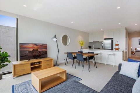 Experience Platinum Hotel Apartments - Tourism TAS 3